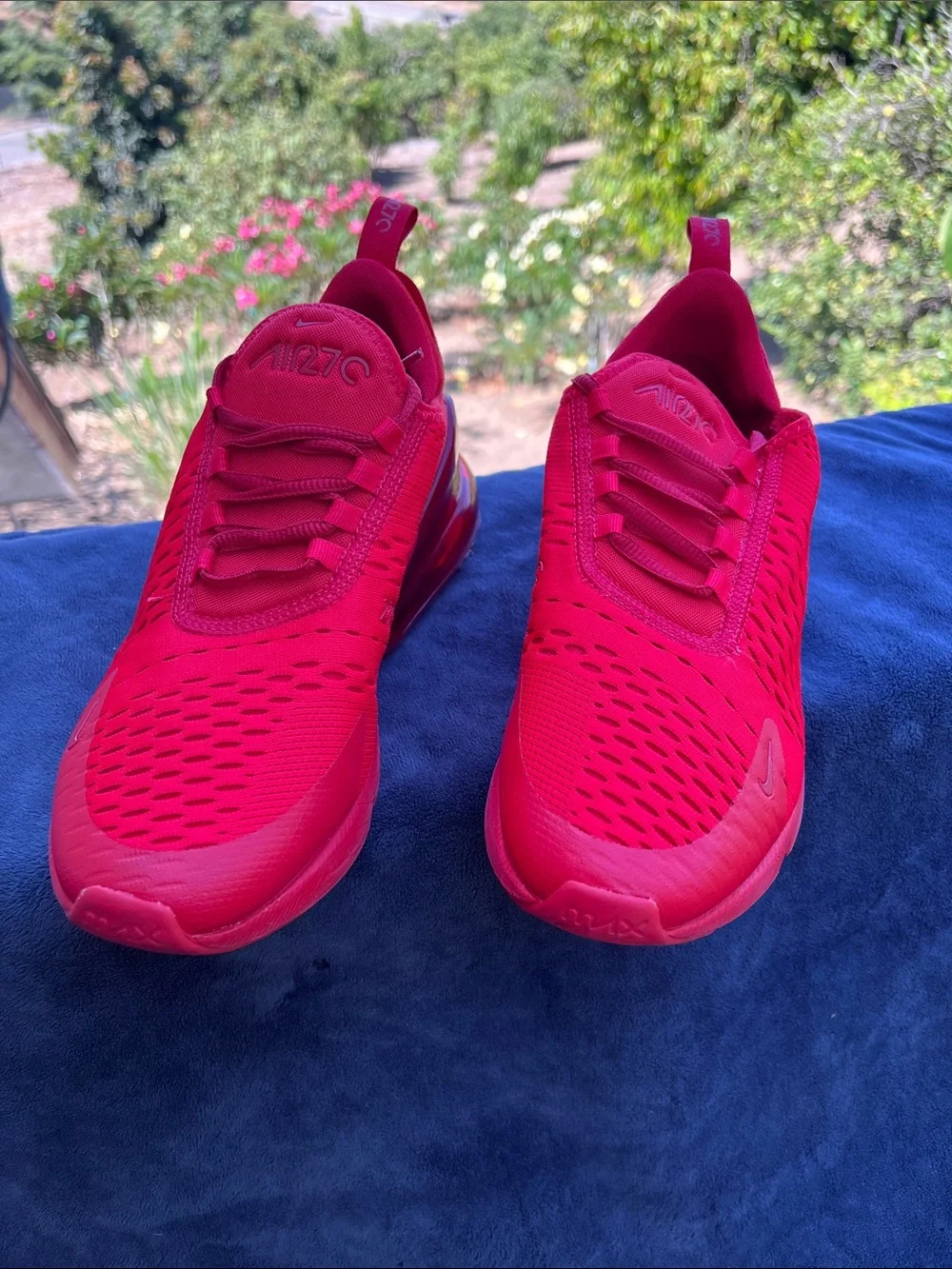 Nike Youth 6.5/Women’s 8 Air Max 270 Triple Red Sneakers